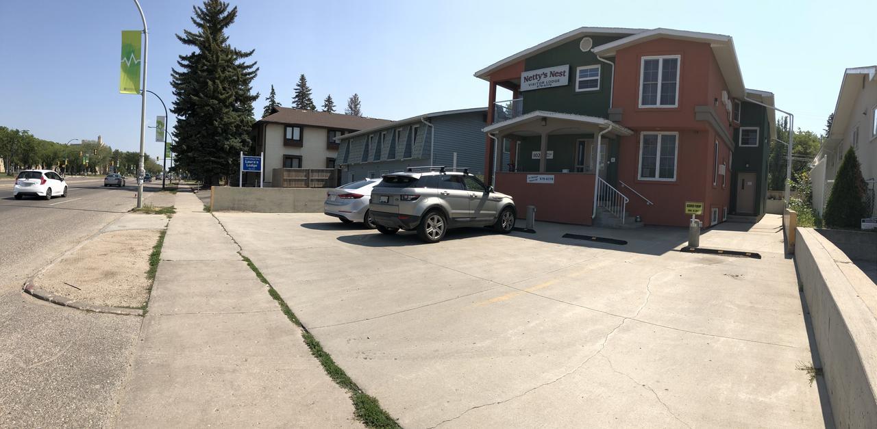 Netty'S Nest Visitor Lodge Saskatoon Exterior photo